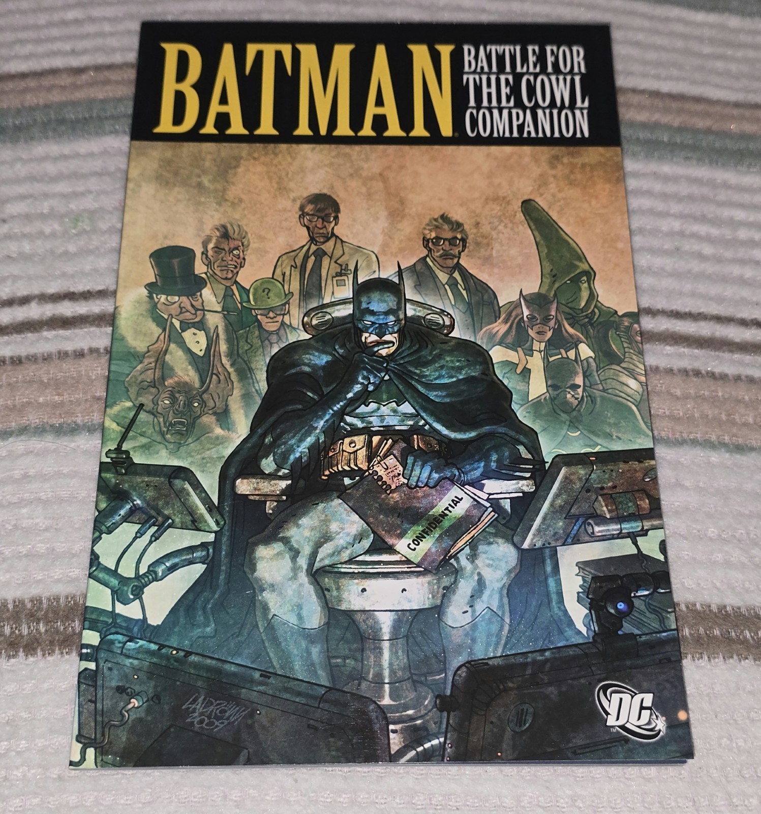 Batman Battle For The Cowl Companion 1st Print TPB Graphic Novel DC Comics Hine