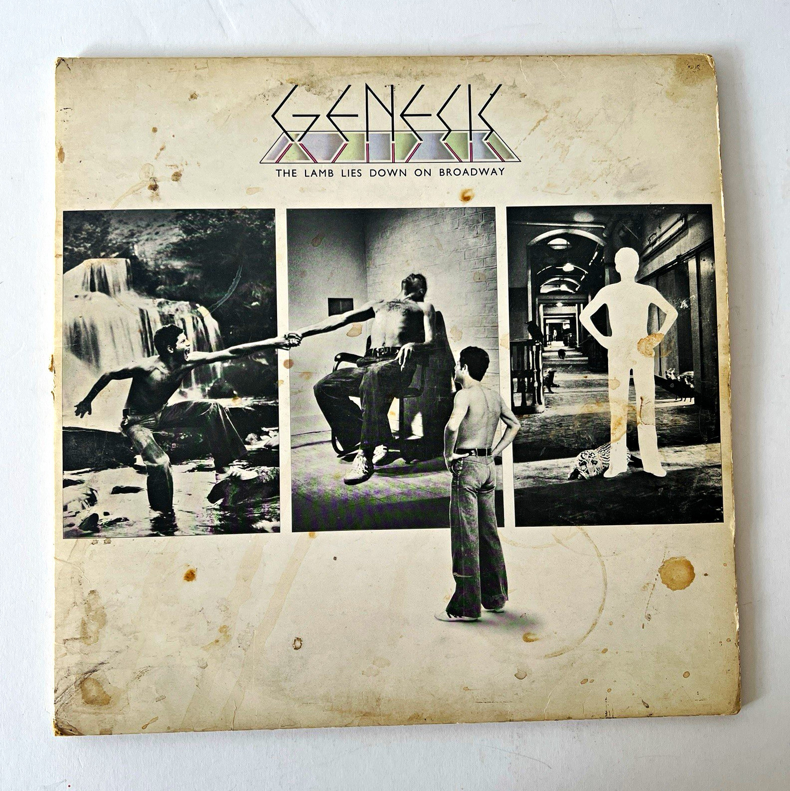 Genesis - The Lamb Lies Down on Broadway 12" 2LP Vinyl 1974 Charisma CGS 101