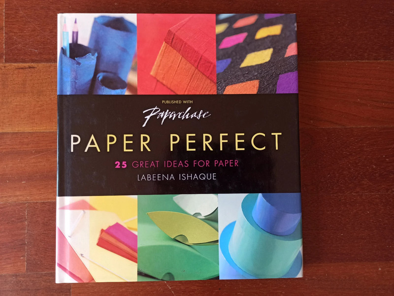 Libro de manualidades DIY con papel Paper Perfect