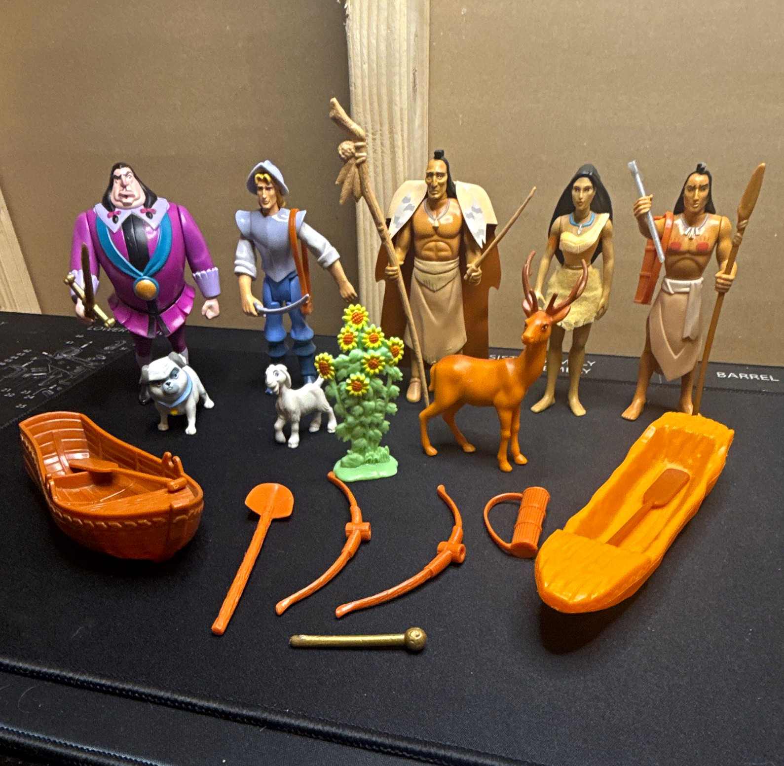 RARO set figurine Disney Pocahontas vintage + accessori!