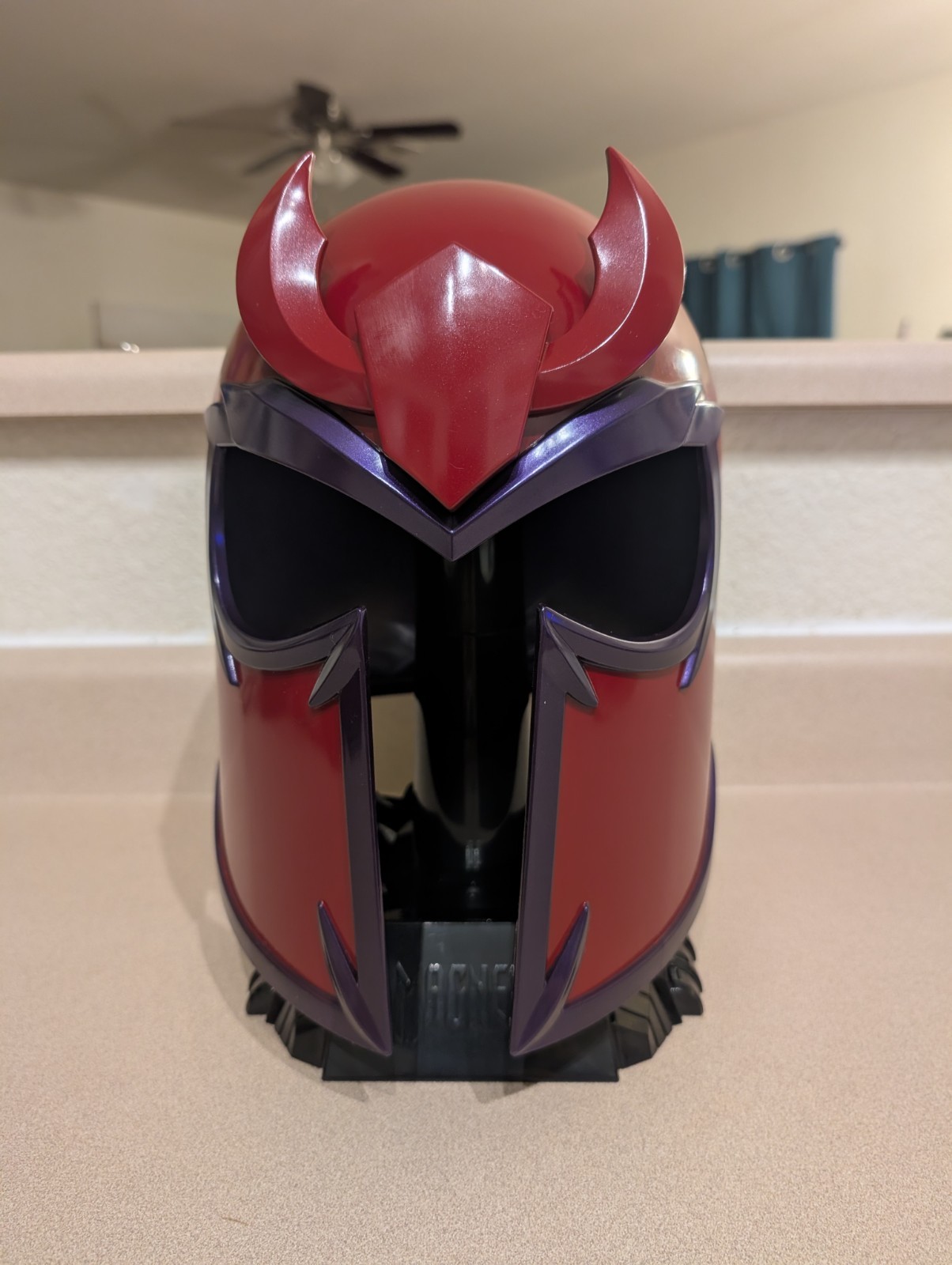 Casco Magneto Marvel Legends Serie X-men '97 Usato