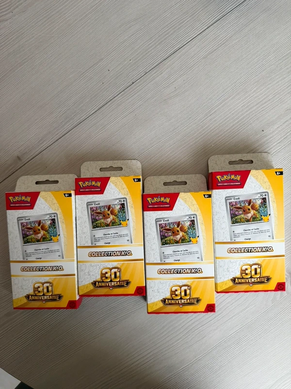 Pokémon 30 ans 4 bundle evoli neuf sous scellée