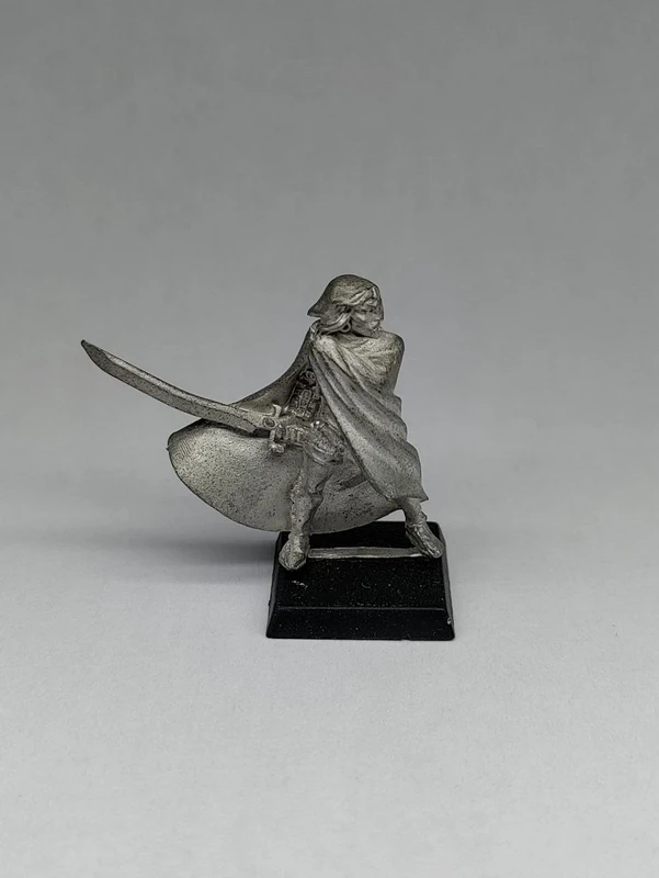 Aenur, la Espada del Crepúsculo – Miniatura metal original Mordheim (sin usar ni pintar)
