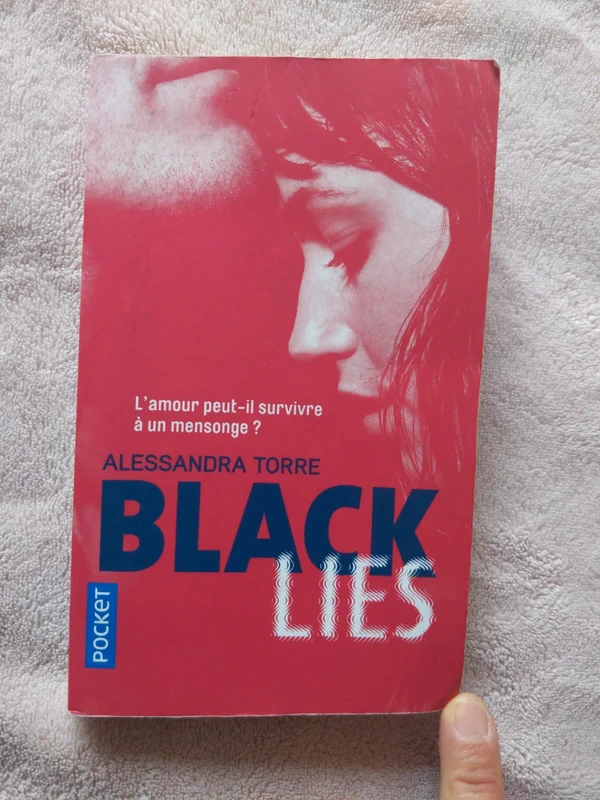 Black Lies, L'amour peut-il survivre à un mensonge ?