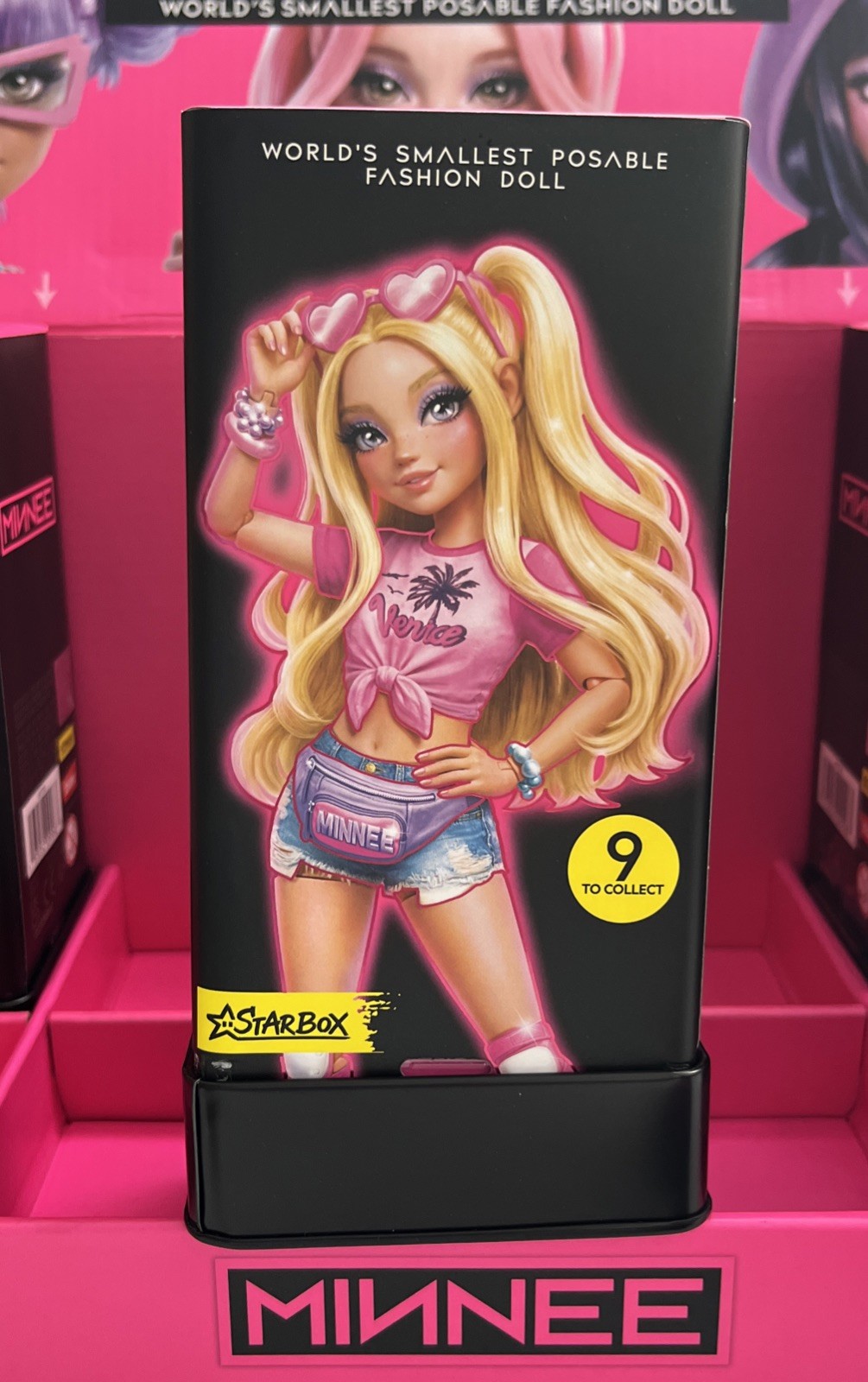 NUOVO ZURU MINNEE Starbox 4" RETRO ROLLERS #4 Mini bambola moda e accessori 
