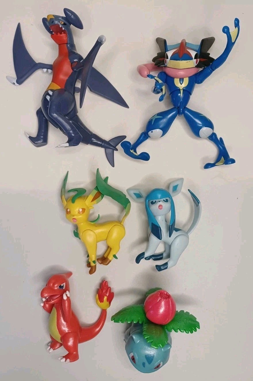 Pokemon Collezione Nintendo Greninja,Garchomp,Leafeon,Glaceon e altri personaggi 