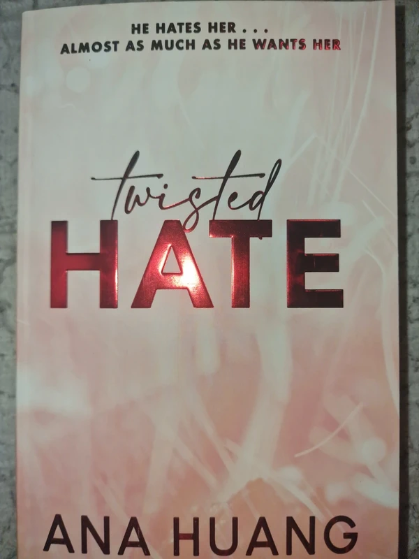 Twisted Hate von Anna Huang in Englisch