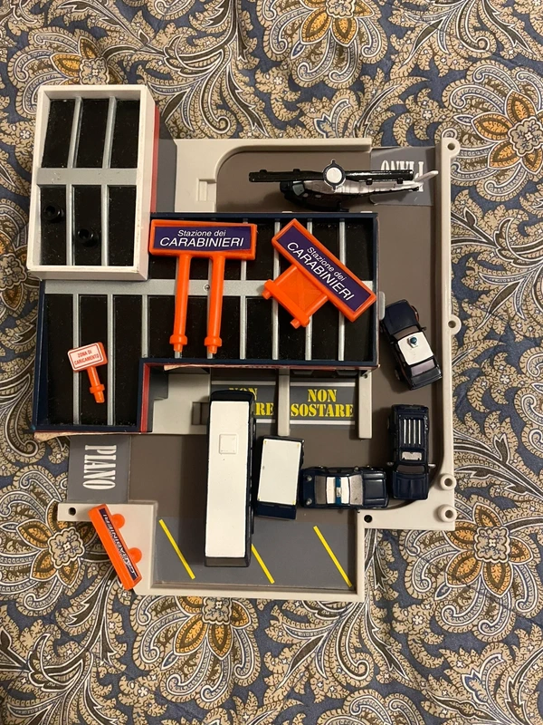 Caserma dei carabinieri per bambini più mini machine