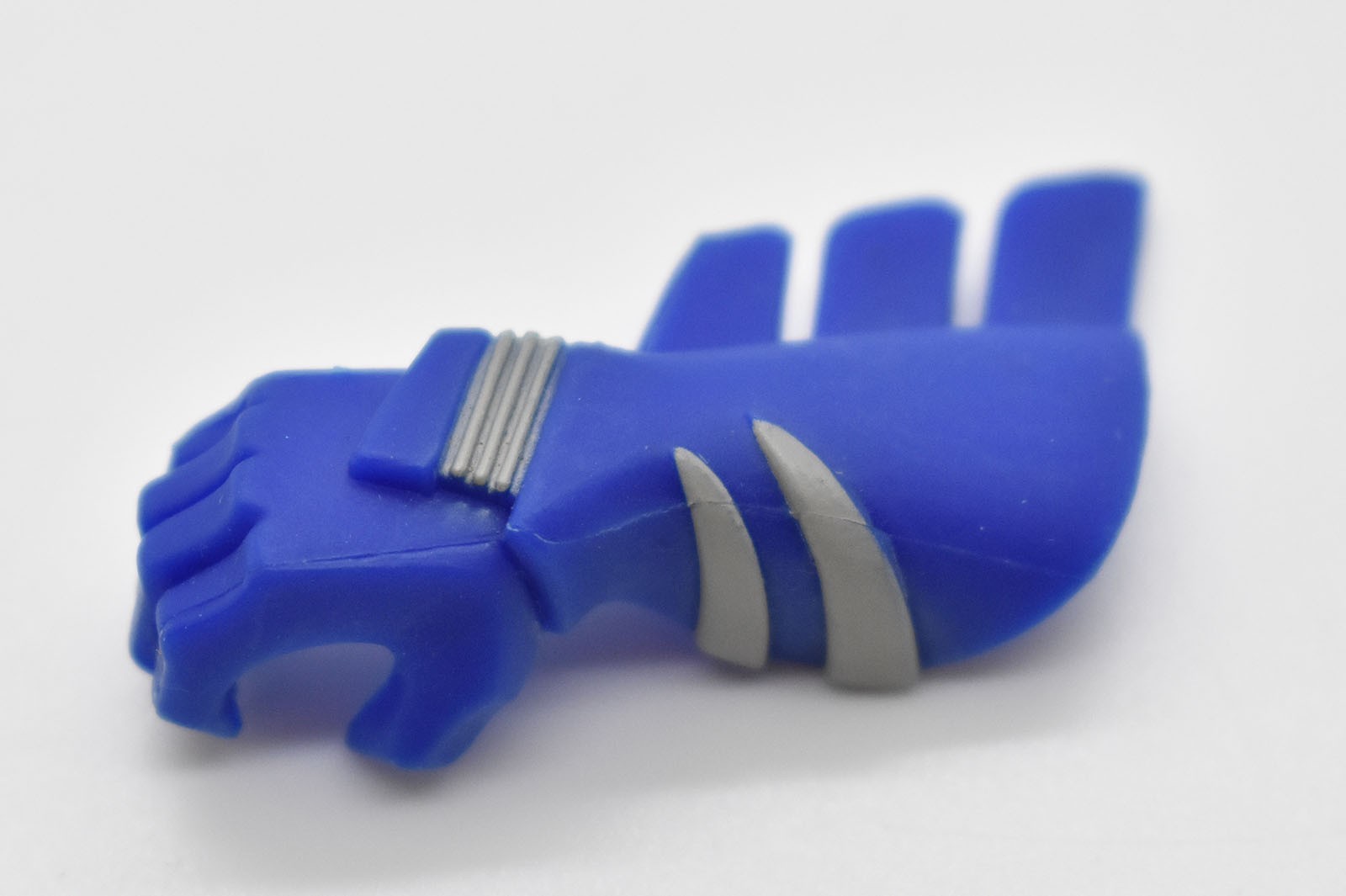 The Batman Bruce Wayne To Batman Action Figure Glove Accessory Only Mattel 2004