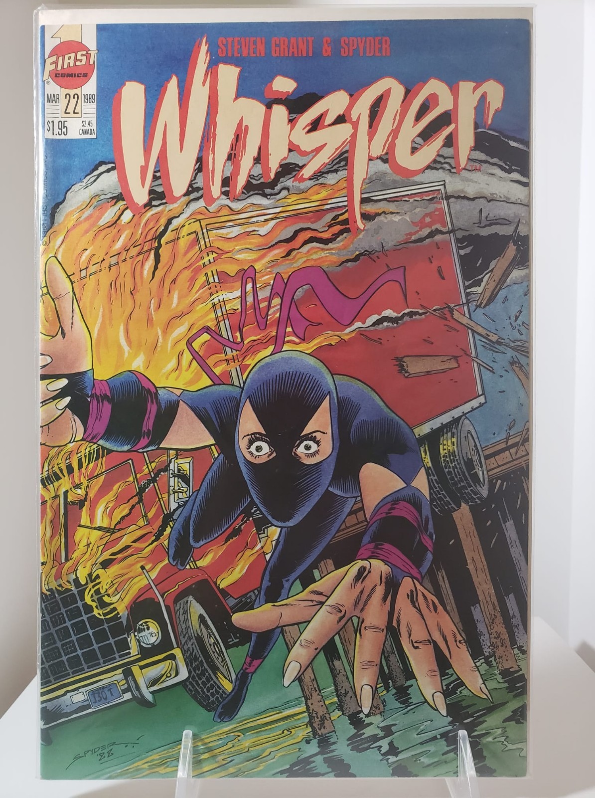 25462: FIRST COMICS WHISPER #22 grado VF
