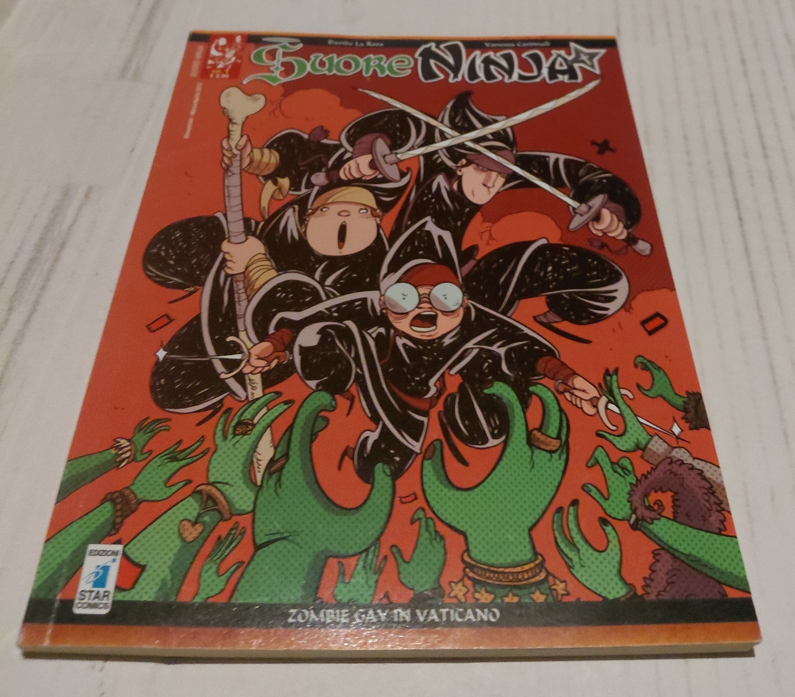 La Rosa & Cardinali : SUORE NINJA Numero 1 Edizioni Star Comics