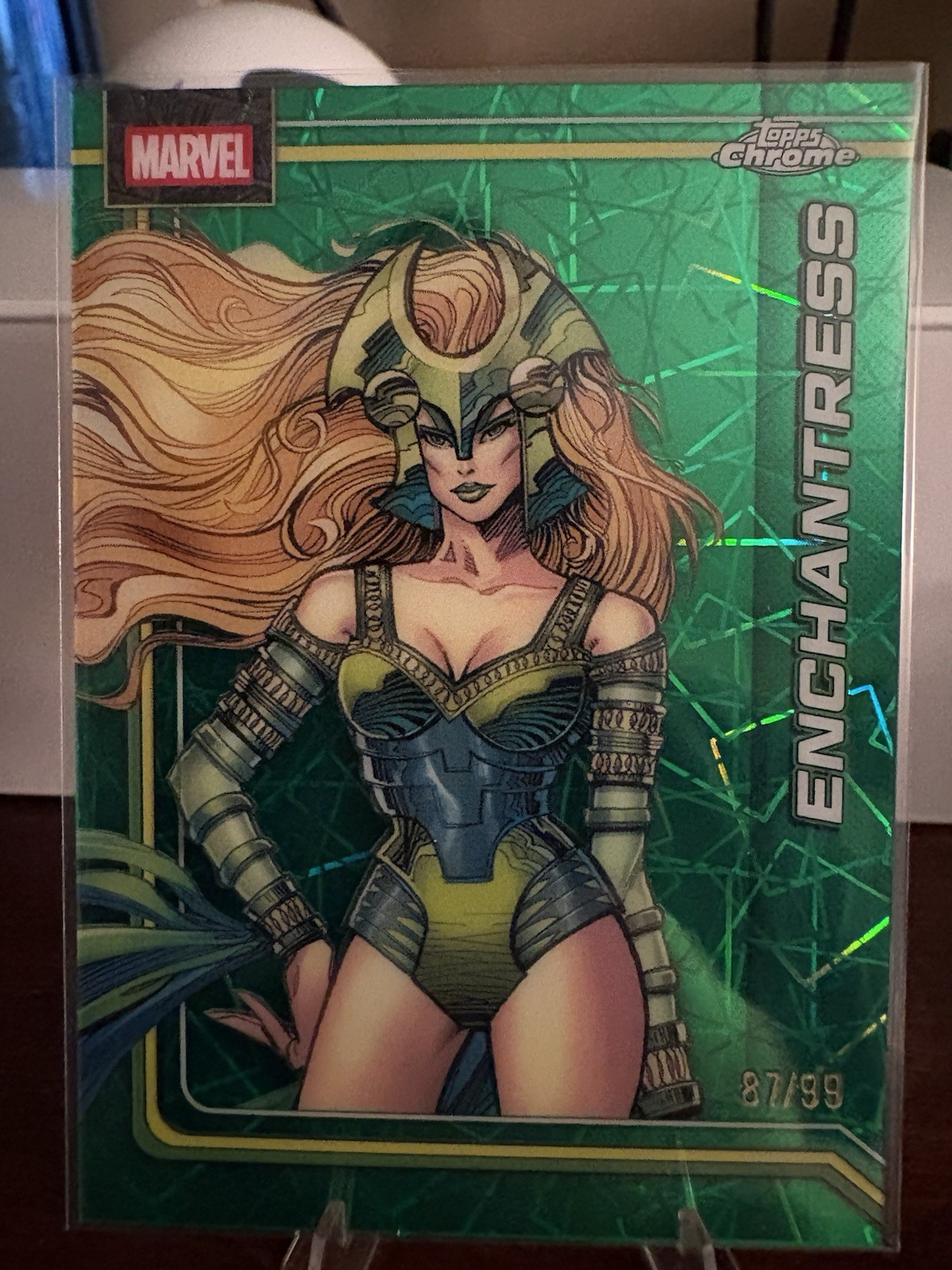 2026 Topps Chrome Marvel Enchantress rifrattore laser verde 87/99