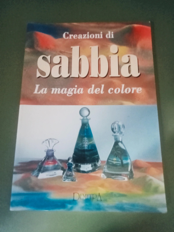 "Creazioni di sabbia. La magia del colore"