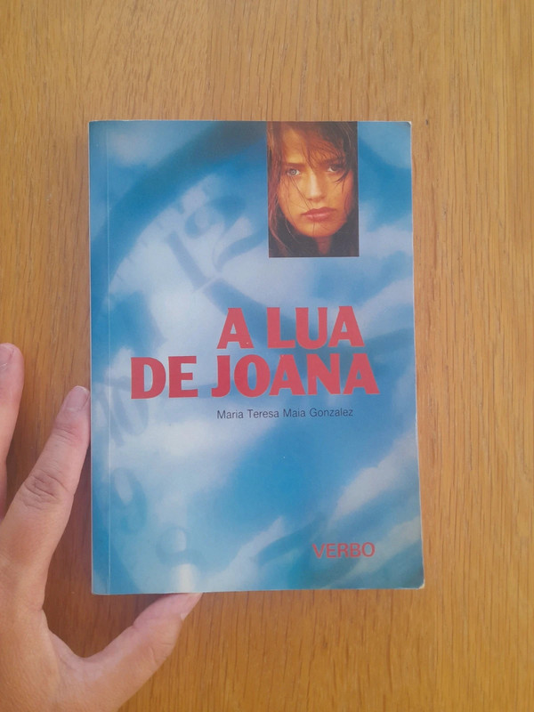 Livro A Lua de Joana de Maria Teresa Maia González