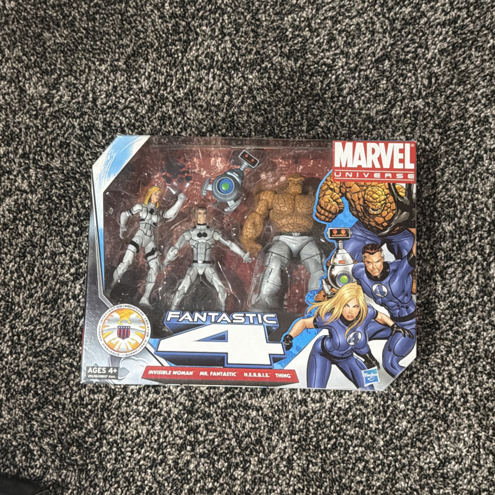Hasbro Marvel Universe Fantastic 4 Future Foundation confezione squadra 3,75" scatola usura