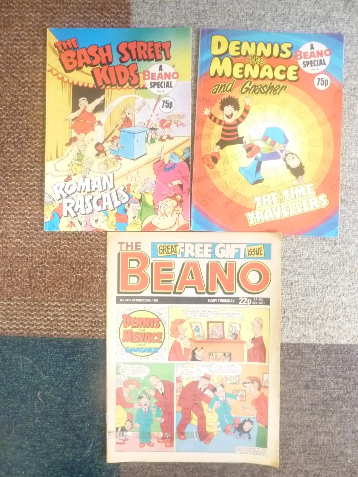 (  6 COMICS AS  SHOWN )