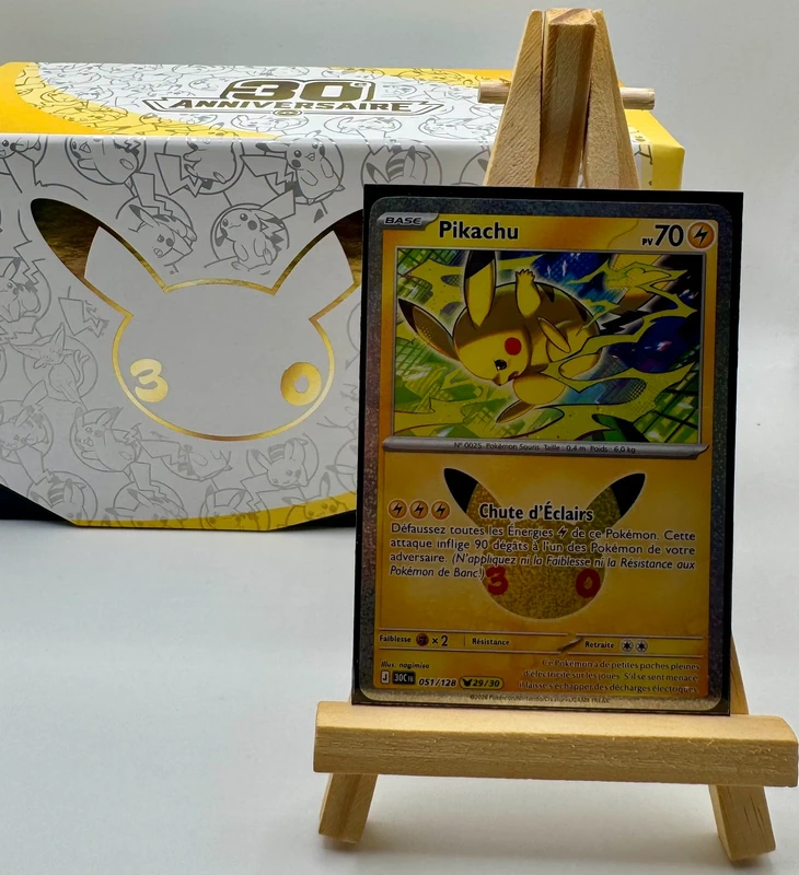 Carte Pokémon 30 ans Pikachu
