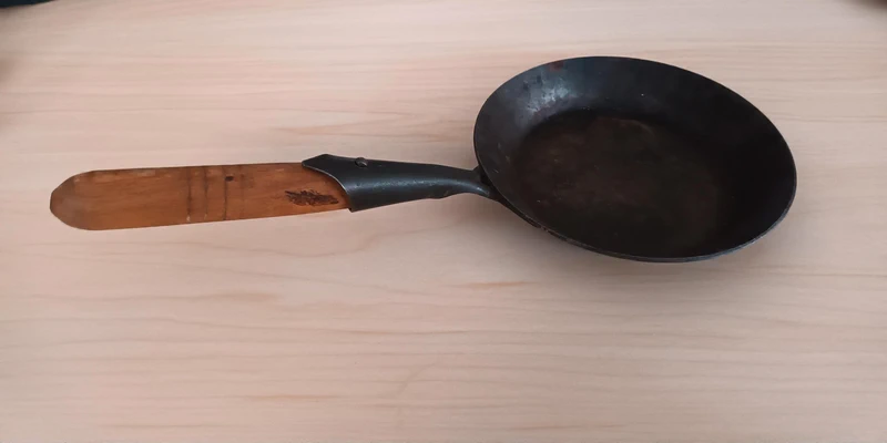 Antiek mini koekenpannetje fornuisje jaren 40/50