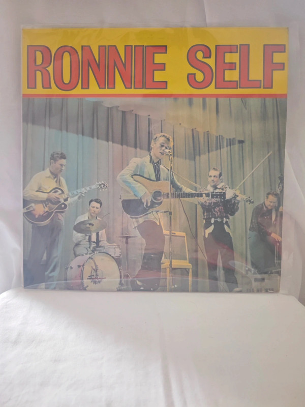 Vinyl Ronnie self