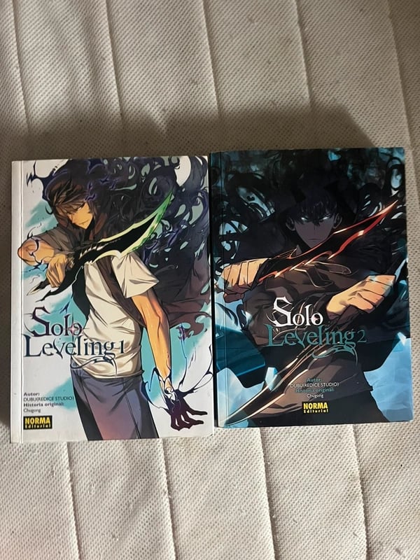 solo leveling 2 tomos como nuevos
