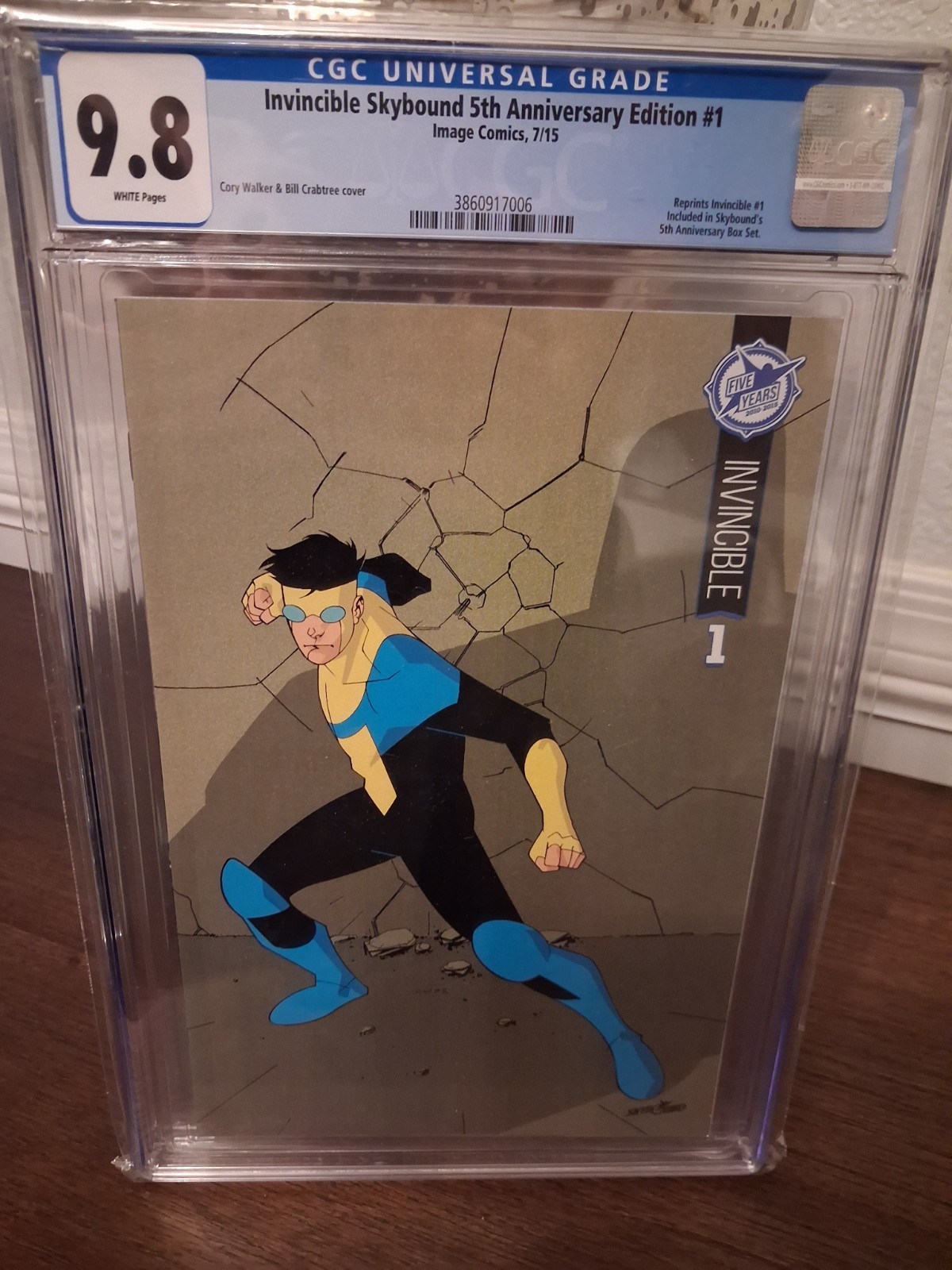 INVINCIBLE SKYBOUND EDIZIONE 5° ANNIVERSARIO #1 CGC 9.8