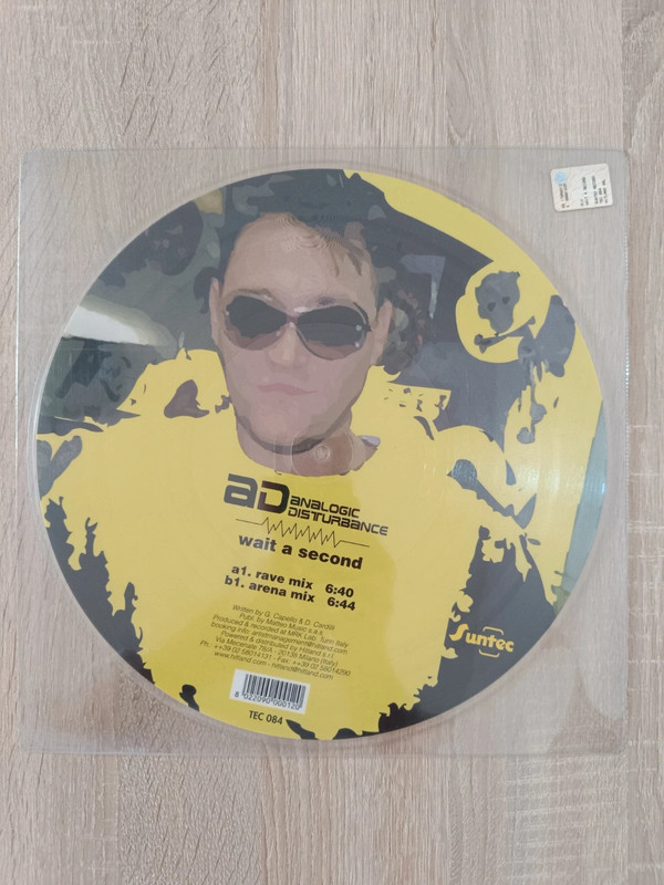 hardstyle music > Analogic Disturbance - Wait A Second *picture disc*