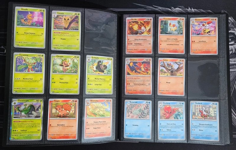 Álbum/Binder + Base Set Caos Creciente casi completo