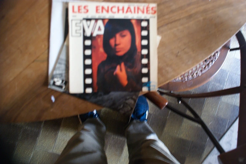 eva les enchaines   je sais  qu'un jour   moi la fille en noir  frei