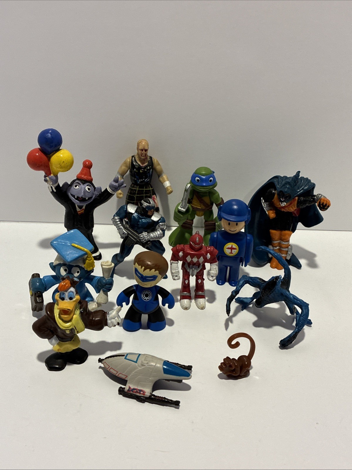 Lotto misto mini action figure vintage e moderne estrazione spazzatura TMNT ALIENS e altro
