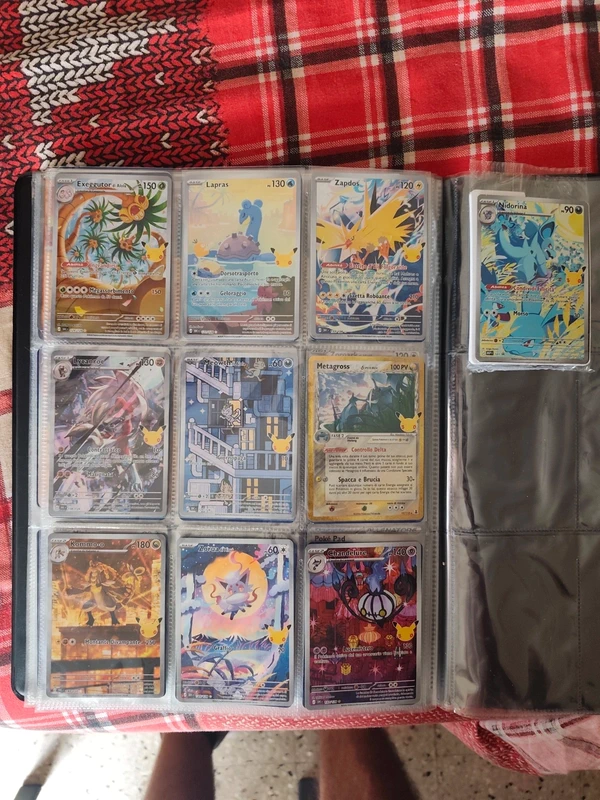 Vendo lotto carte Pokémon 30 anniversario