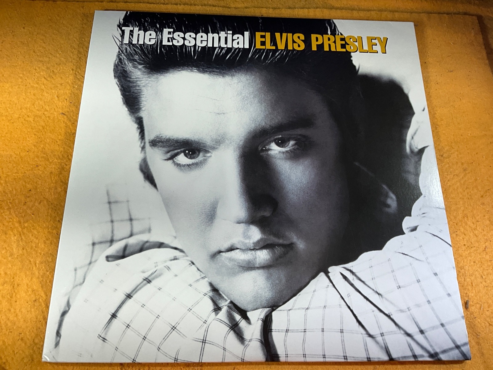 J6-22 ELVIS PRESLEY The Essential  - 2015 DOUBLE LP - LEGACY 88875150731 - ROCK