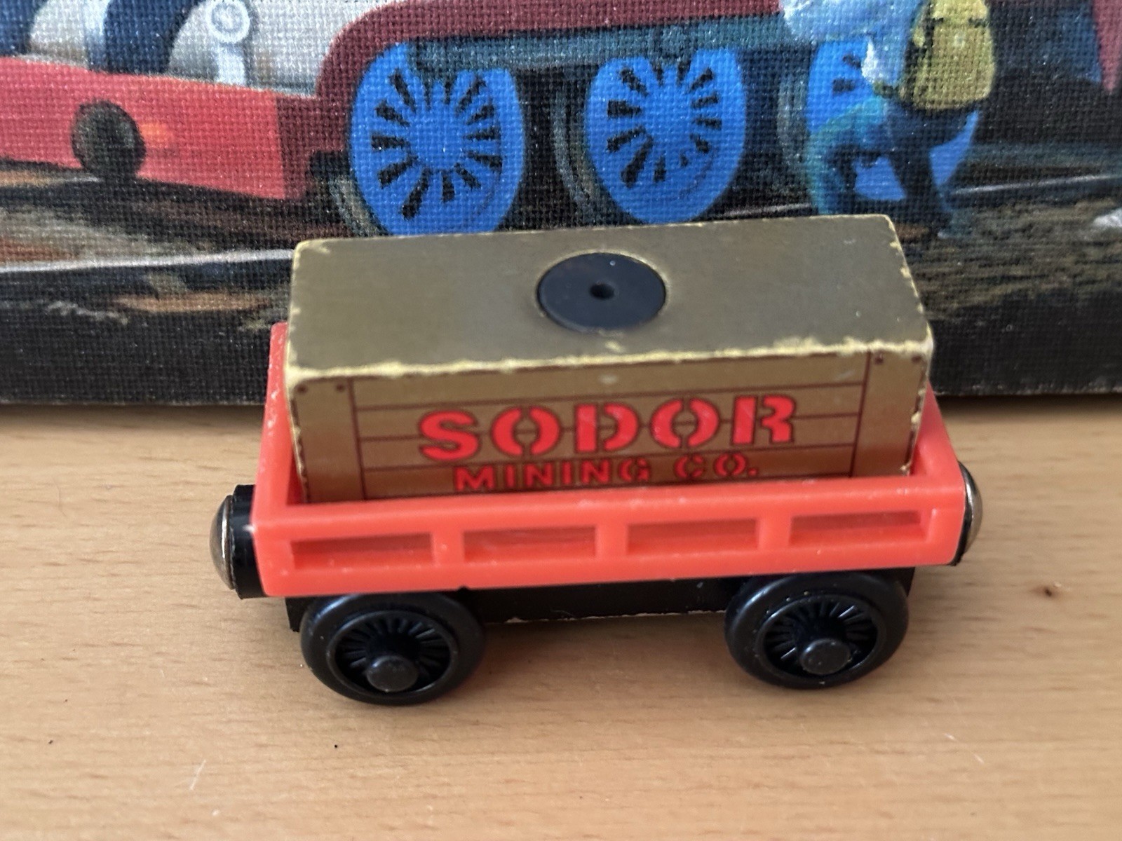 Thomas Train Wooden Red Cargo Car & Magnetic Gold Sodor Mining Co. Cargo!