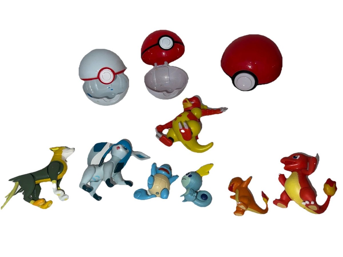 (8/J2)) pokemon action figures lot