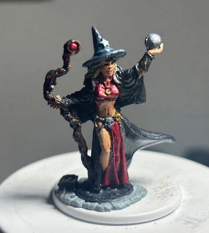 Figurine miniature donjons dragons marque reaper métal peinte