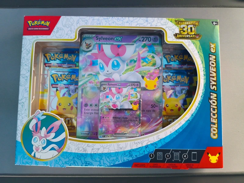 Caja Sylveon ex 30 aniversario Pokemon