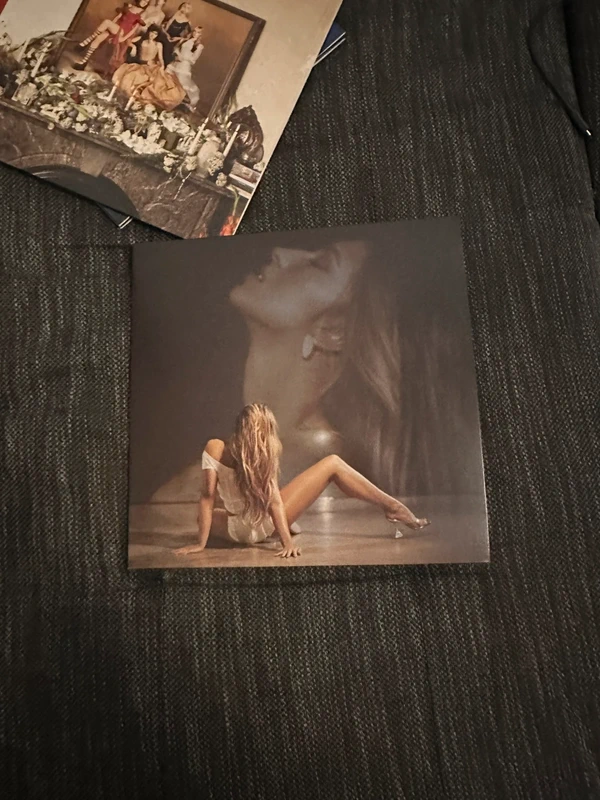 Tate Mcrae so close to what Vinyl