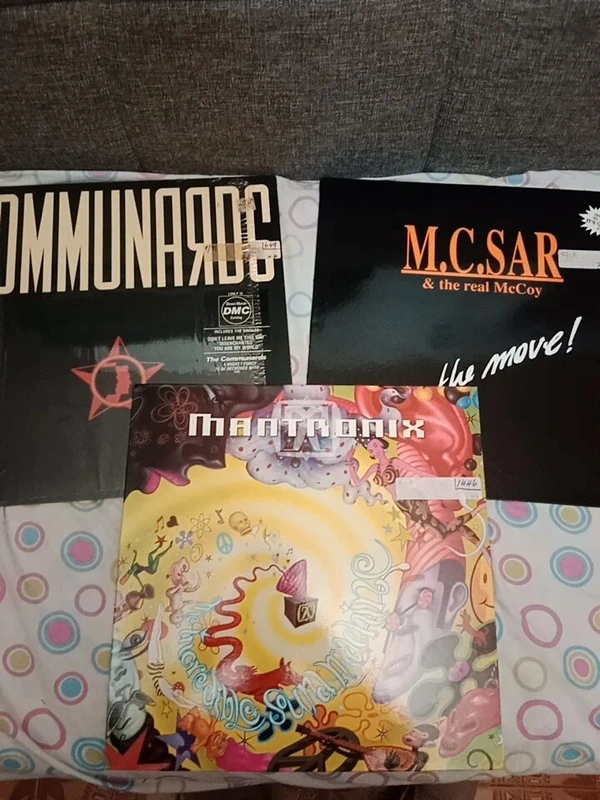 Tres vinilos de música electrónica