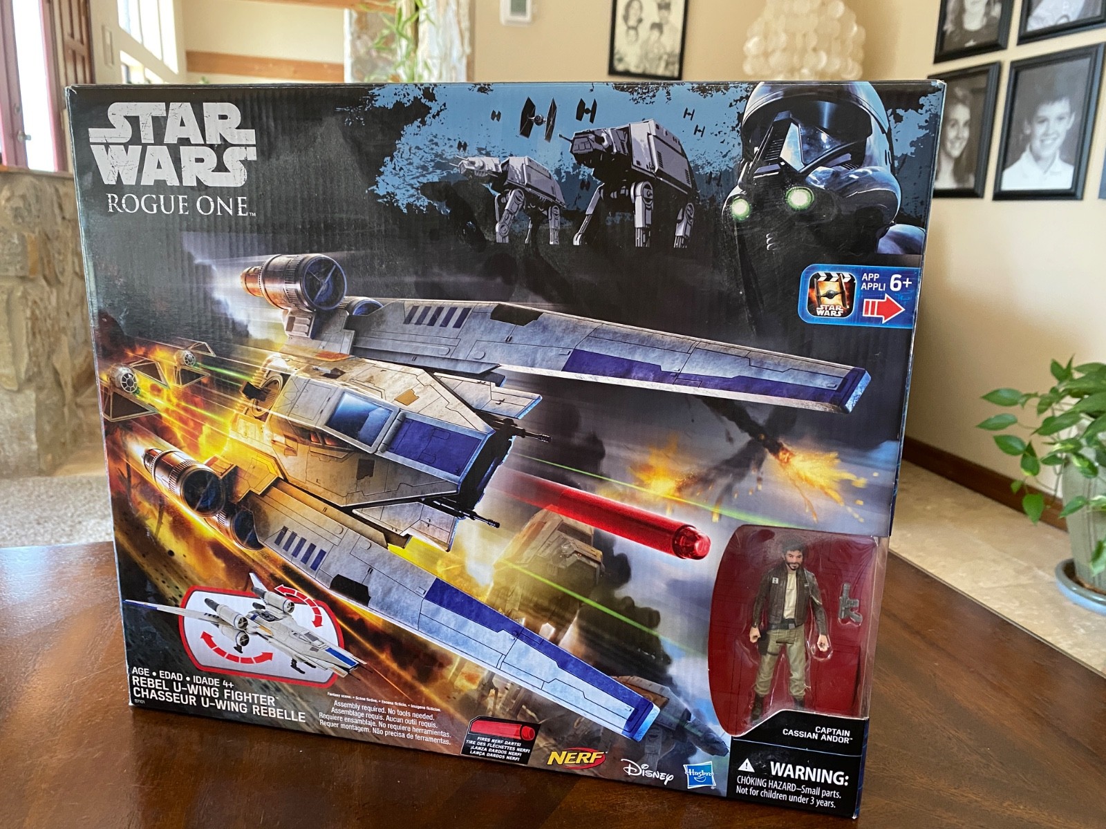 Star Wars Rogue One Rebel U-Wing Fighter con personaggio Cassian NUOVO scatola aperta