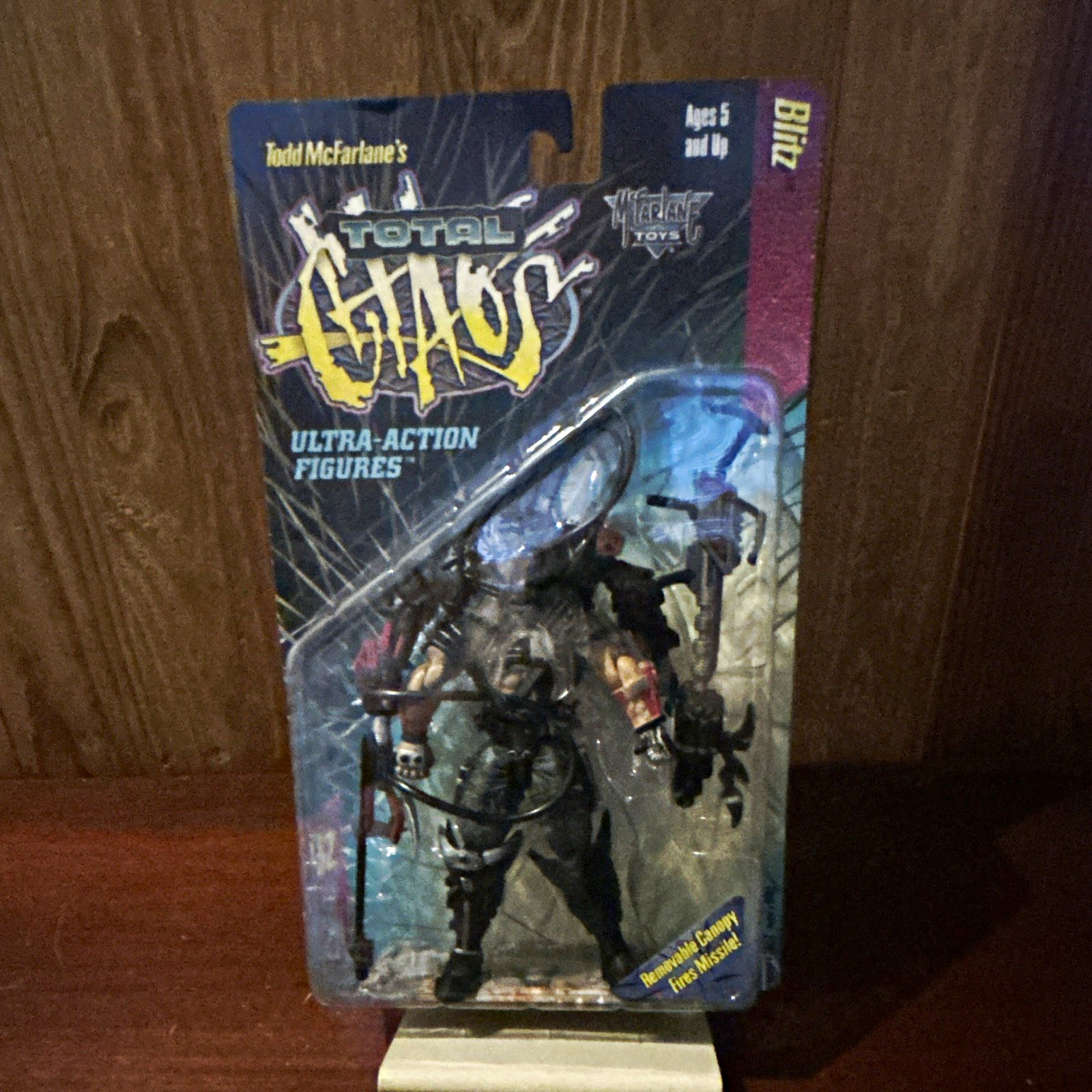 McFarlane Toys Total Chaos Series 2 Modellino Blitz Missile Ascia in Scatola