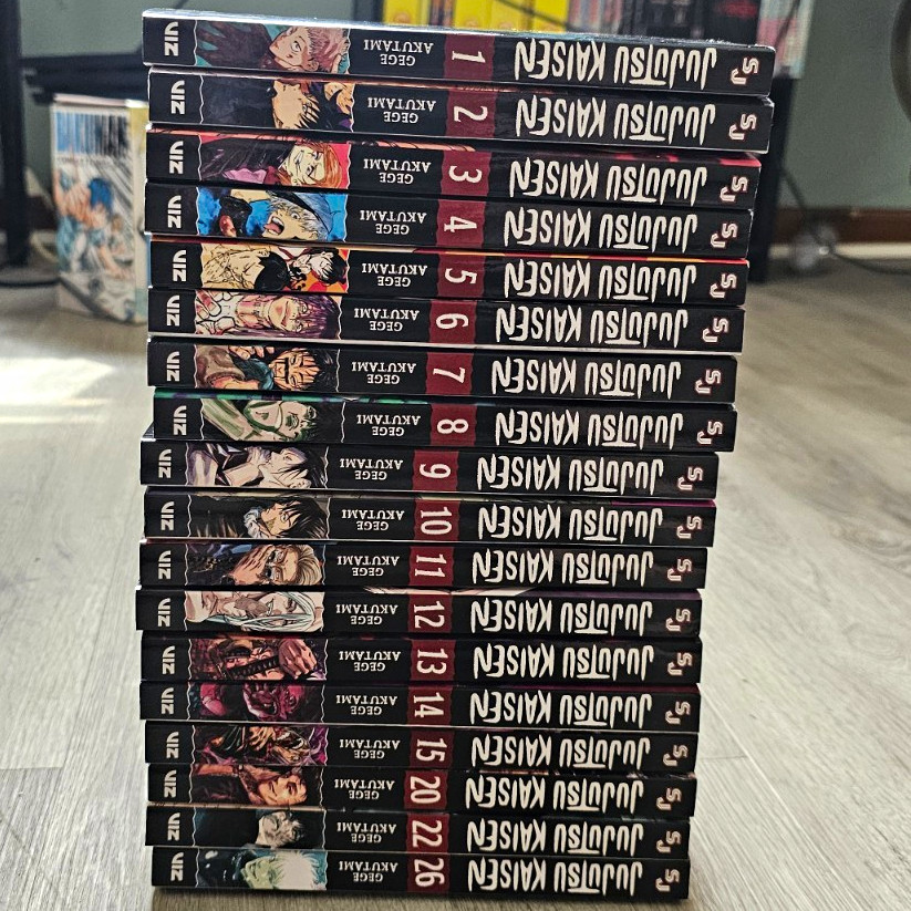 Lotto fumetti manga Jujutsu Kaisen vol. 1-15, 20, 22, 26 Gege Akutami