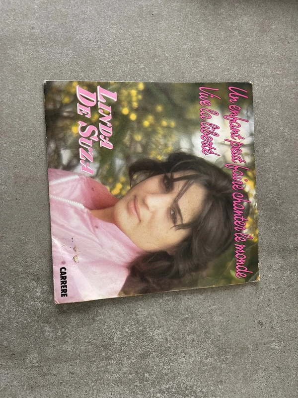 Vinyle Linda de suza un enfant peut faire chanter le monde vive la liberté