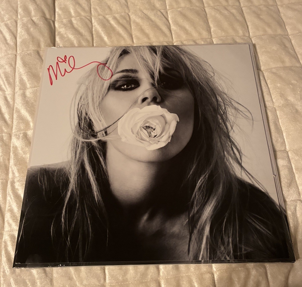 Miley Cyrus Bass Persuades Signed Black Vinyl LP Autographed IN HAND