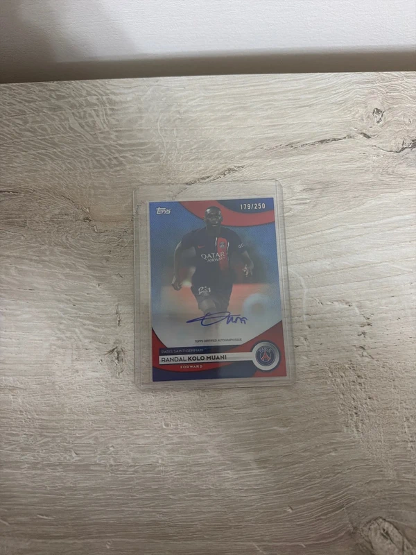Carta autografata Randal kolo muani 179/250