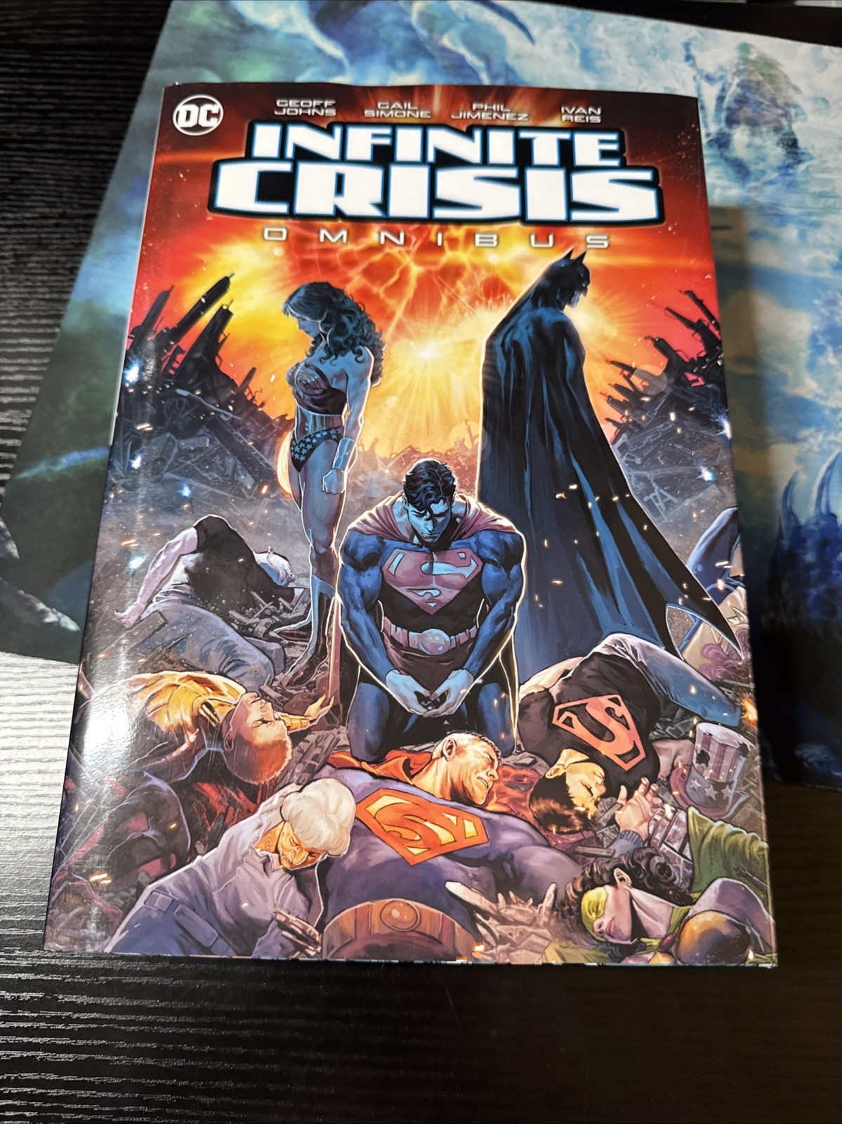 Infinite Crisis Omnibus HC copertina rigida DC Comics Geoff Johns graphic novel non letta