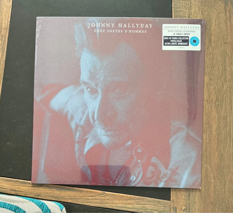 Vinyle Neuf bleu Johnny Hallyday Deux sortes d’hommes