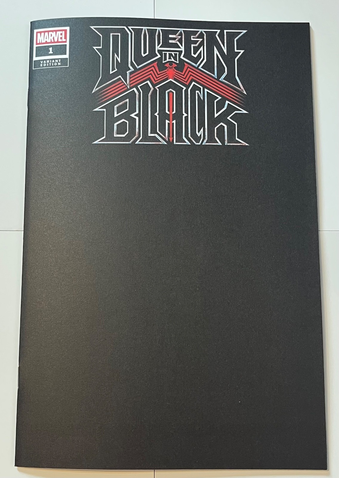 BORSA CIECA QUEEN IN BLACK #1 ESCLUSIVA VARIANTE VUOTA ALLBLACK (PREVENDITA) 29/07