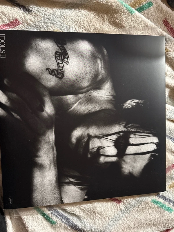 Idols II - Bad World (Vinilo Exclusivo Relleno de Liquido Negro)