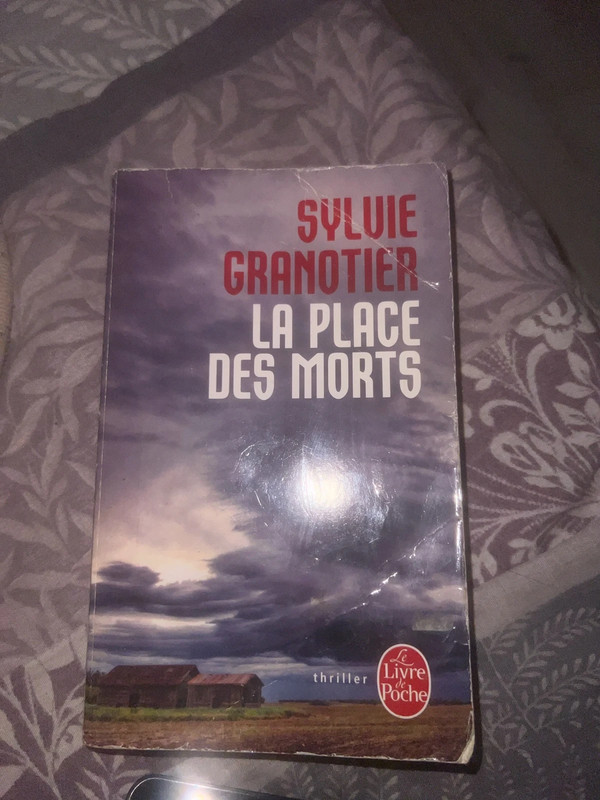 Sylvie Granotier La place des morts