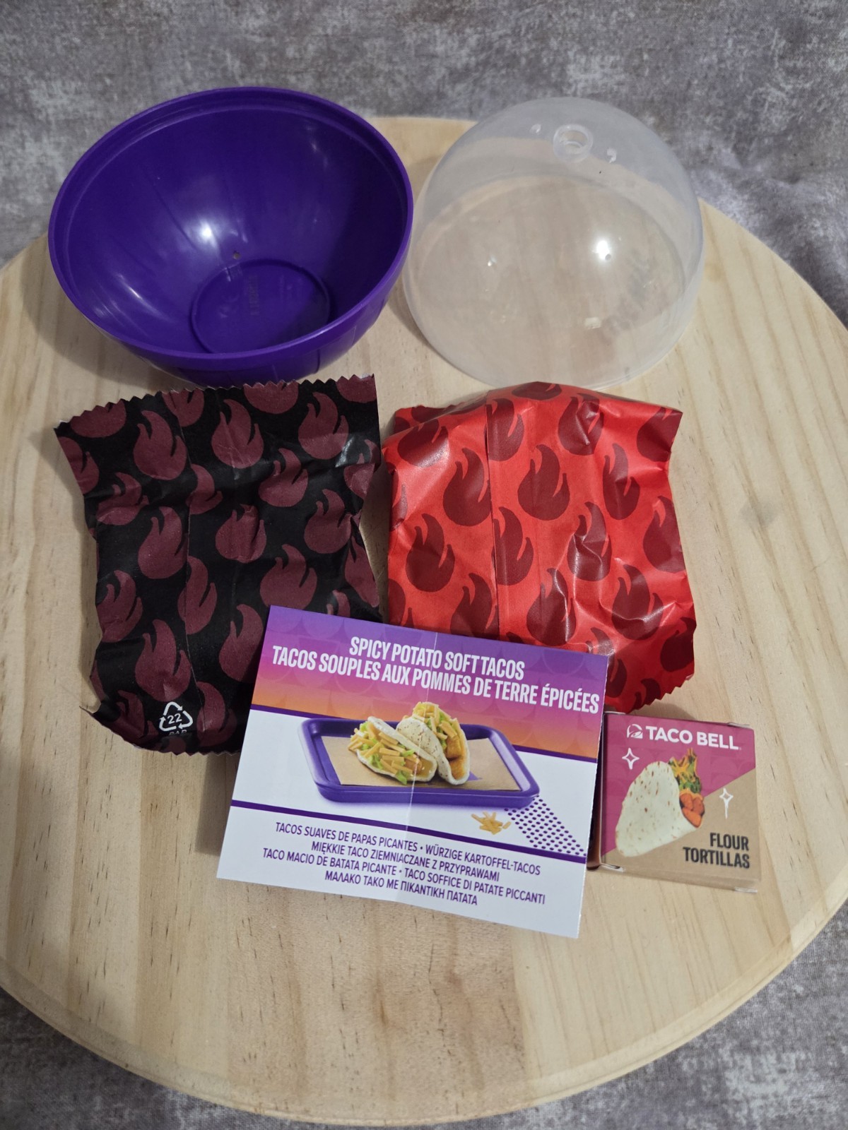 Miniverse Make It Mini Taco Bell Spicy Potato Soft Tacos