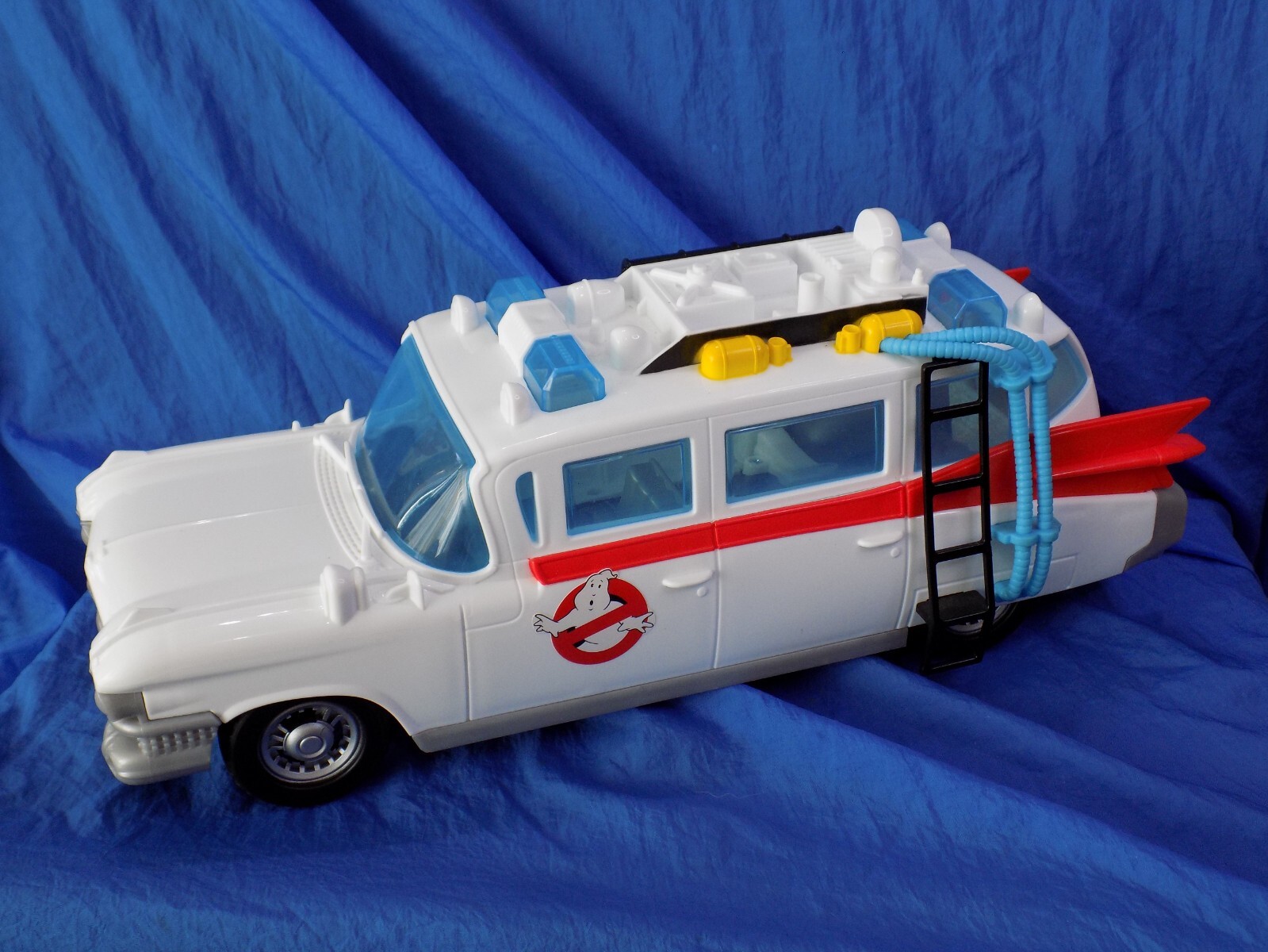 GHOSTBUSTERS AFTERLIFE ECTO-1 con porte apribili Hasbro 2020